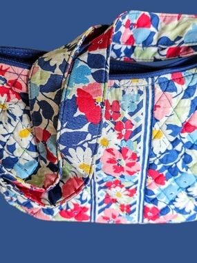 Vera Bradley "Clare" Shoulder Bag - Summer Cottage Pattern (Excellent Condition)